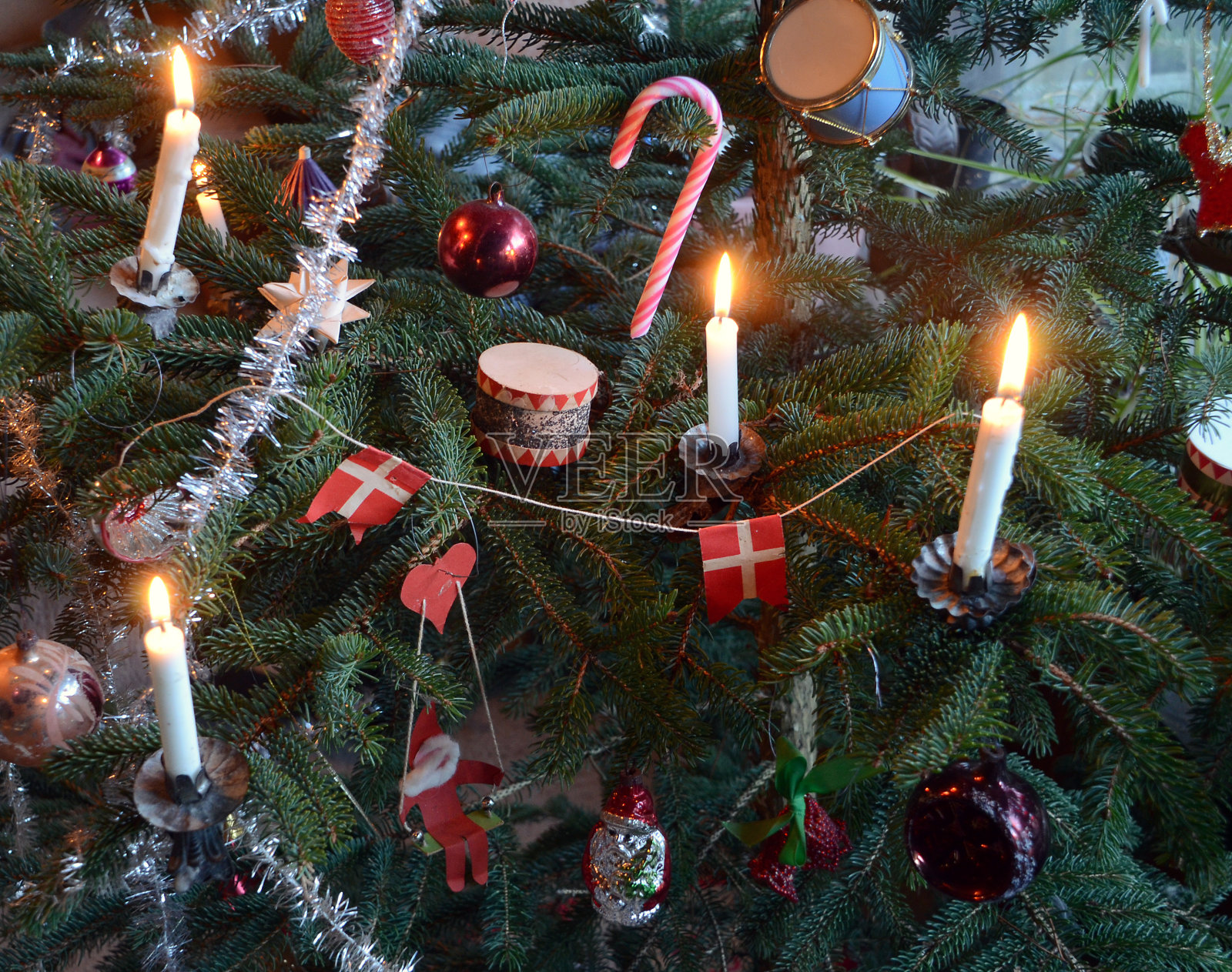 斯堪的纳维亚式圣诞树照片摄影图片