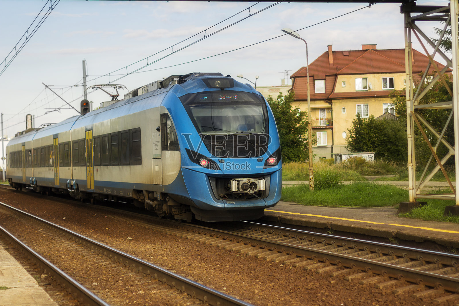 波兰的电动火车照片摄影图片