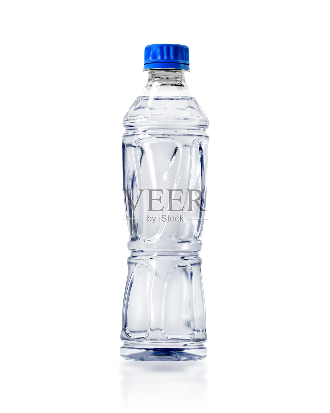 透明水瓶孤立在白色背景。塑料饮料容器或矿泉水包装。剪辑路径对象。照片摄影图片
