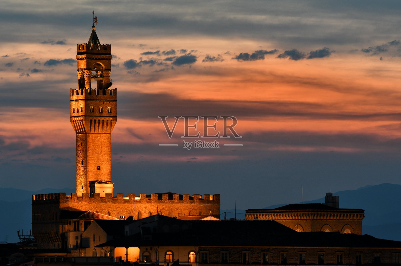 日落时佛罗伦萨的老宫殿。意大利照片摄影图片