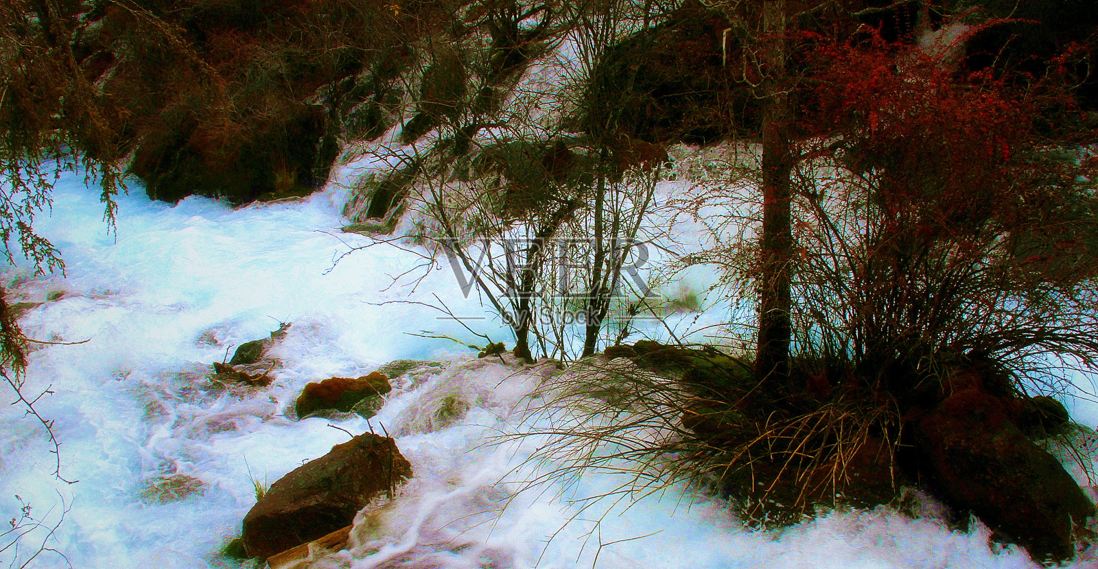九寨沟是一个童话世界。在冬天，它有更多可讲的。照片摄影图片