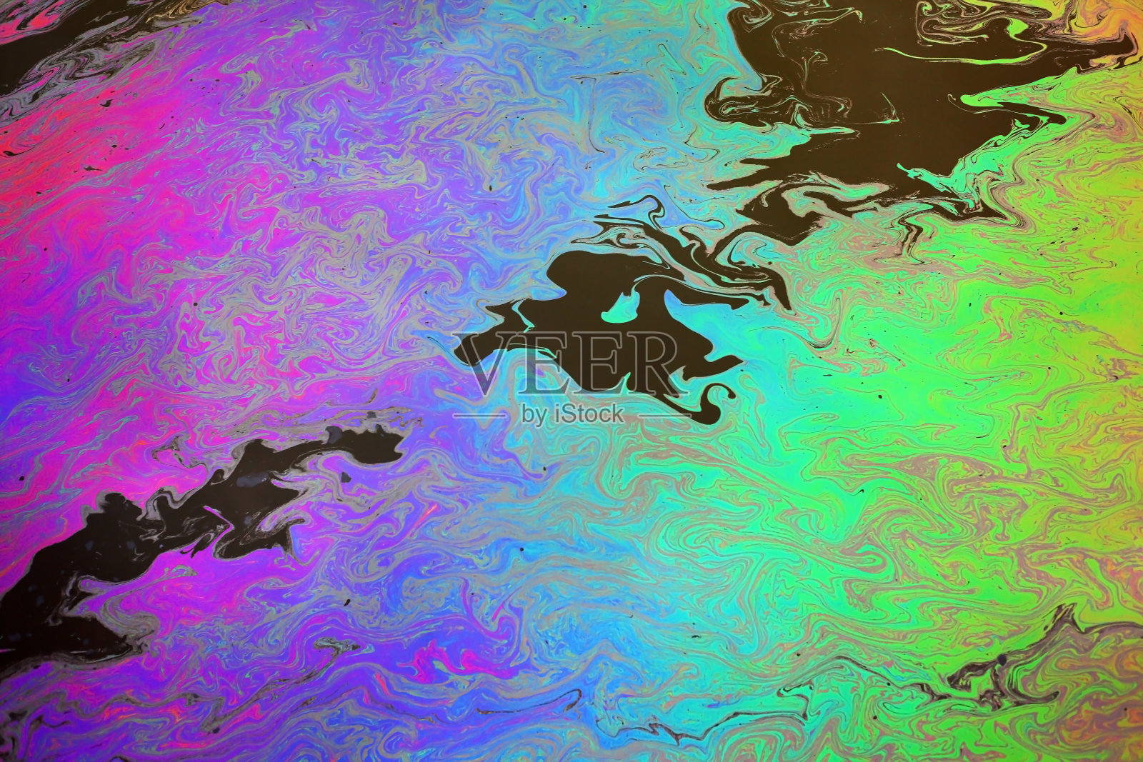 抽象彩色彩虹油浮在水上背景照片摄影图片