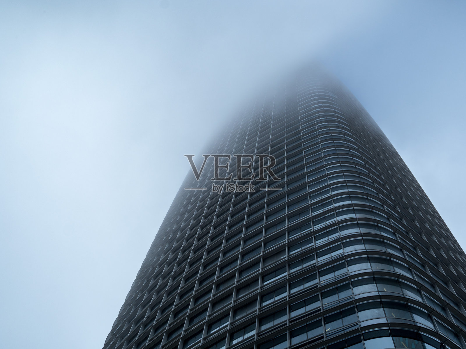 Salesforce Tower消除旧金山的雾照片摄影图片