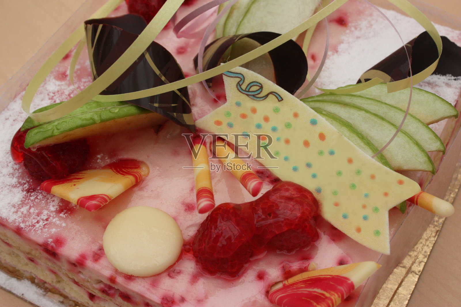 树莓蛋糕生日蛋糕照片摄影图片