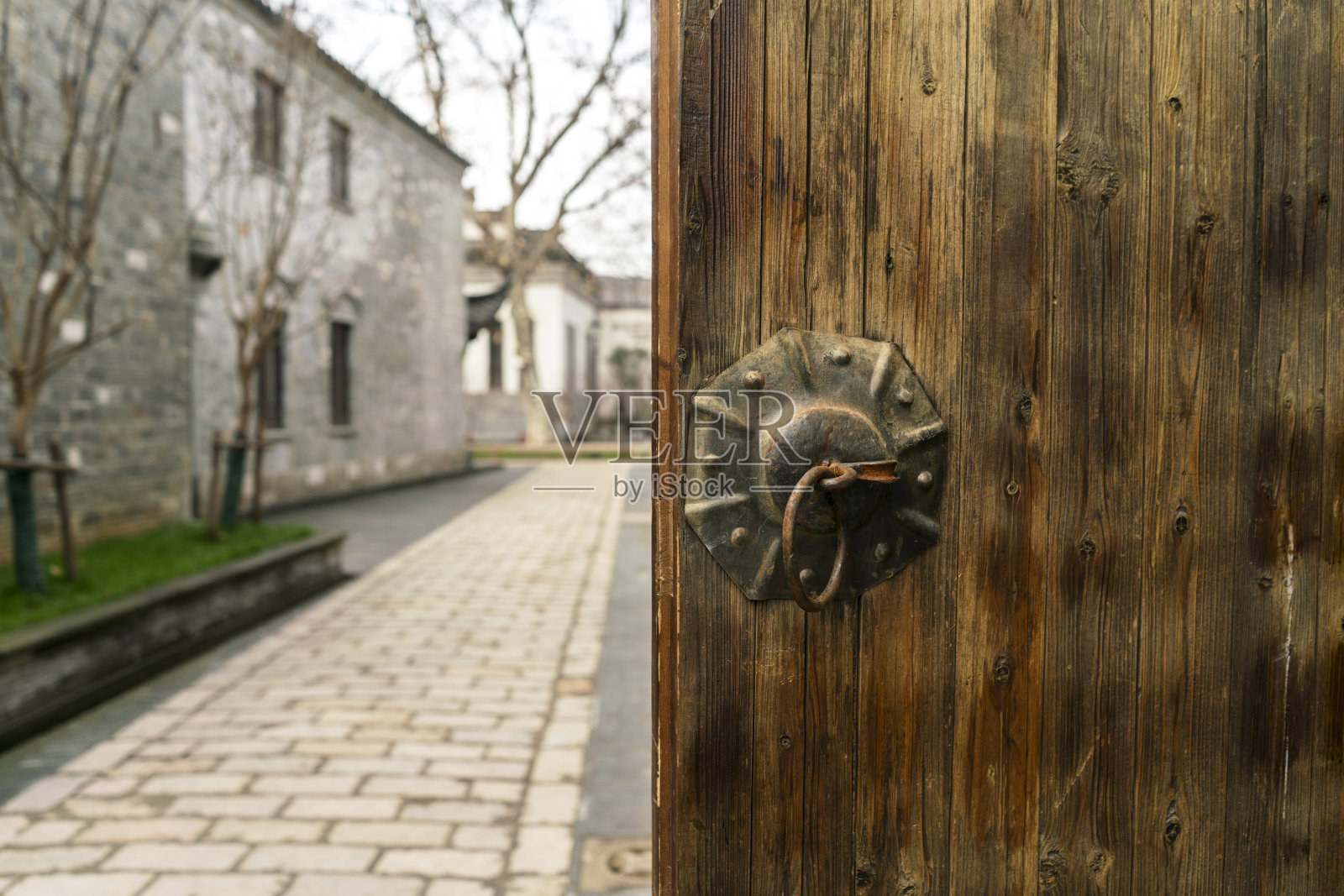 中国古老的木门和复古风格的街道照片摄影图片