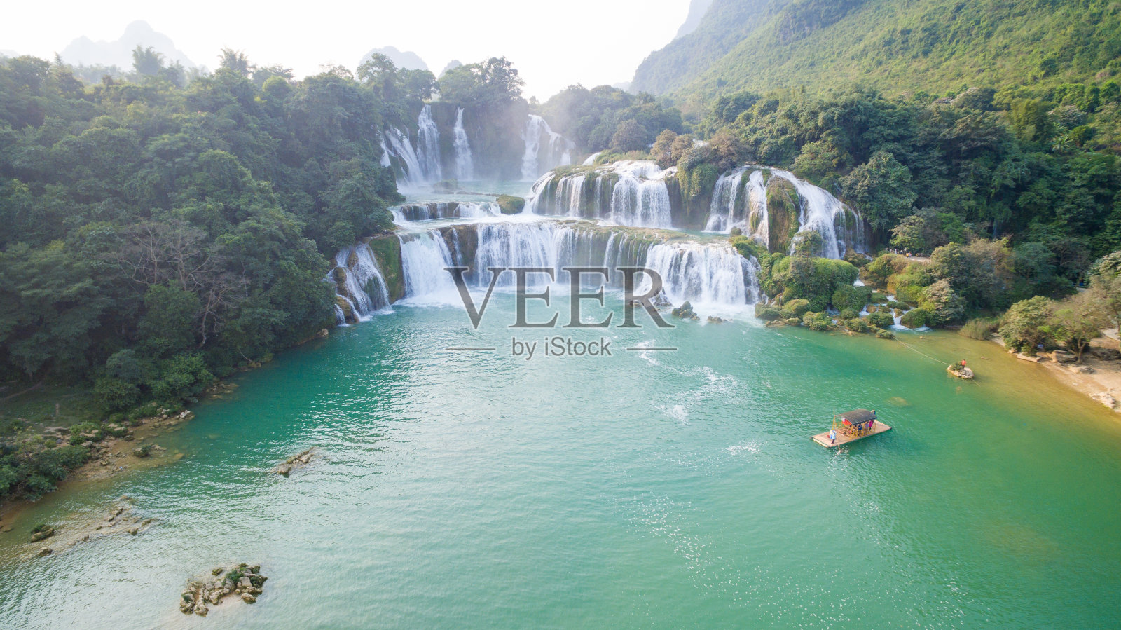 Ban Gioc瀑布高角度视图(从无人机)，越南照片摄影图片