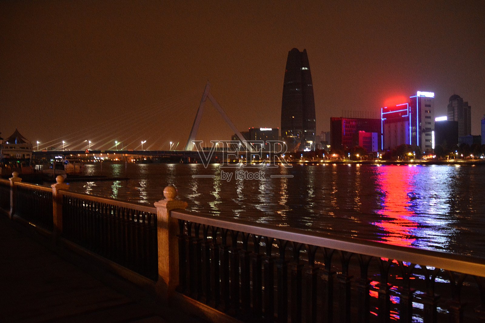 浙江省宁波市外滩大桥夜景照片摄影图片