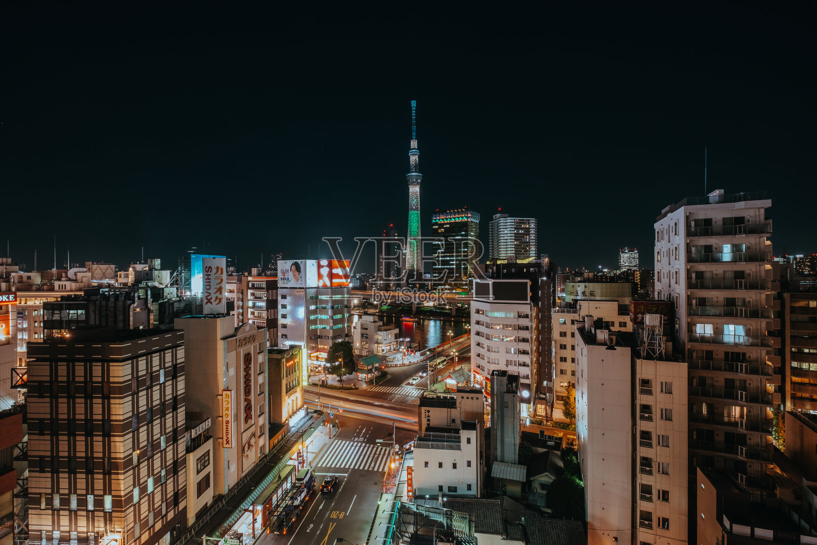 东京的天空树和城市夜景照片摄影图片