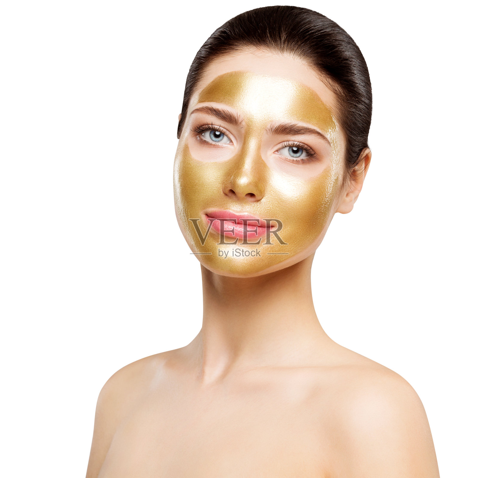 女人黄金面膜，美丽的模型与黄金面部皮肤化妆品，美丽的皮肤护理和治疗照片摄影图片