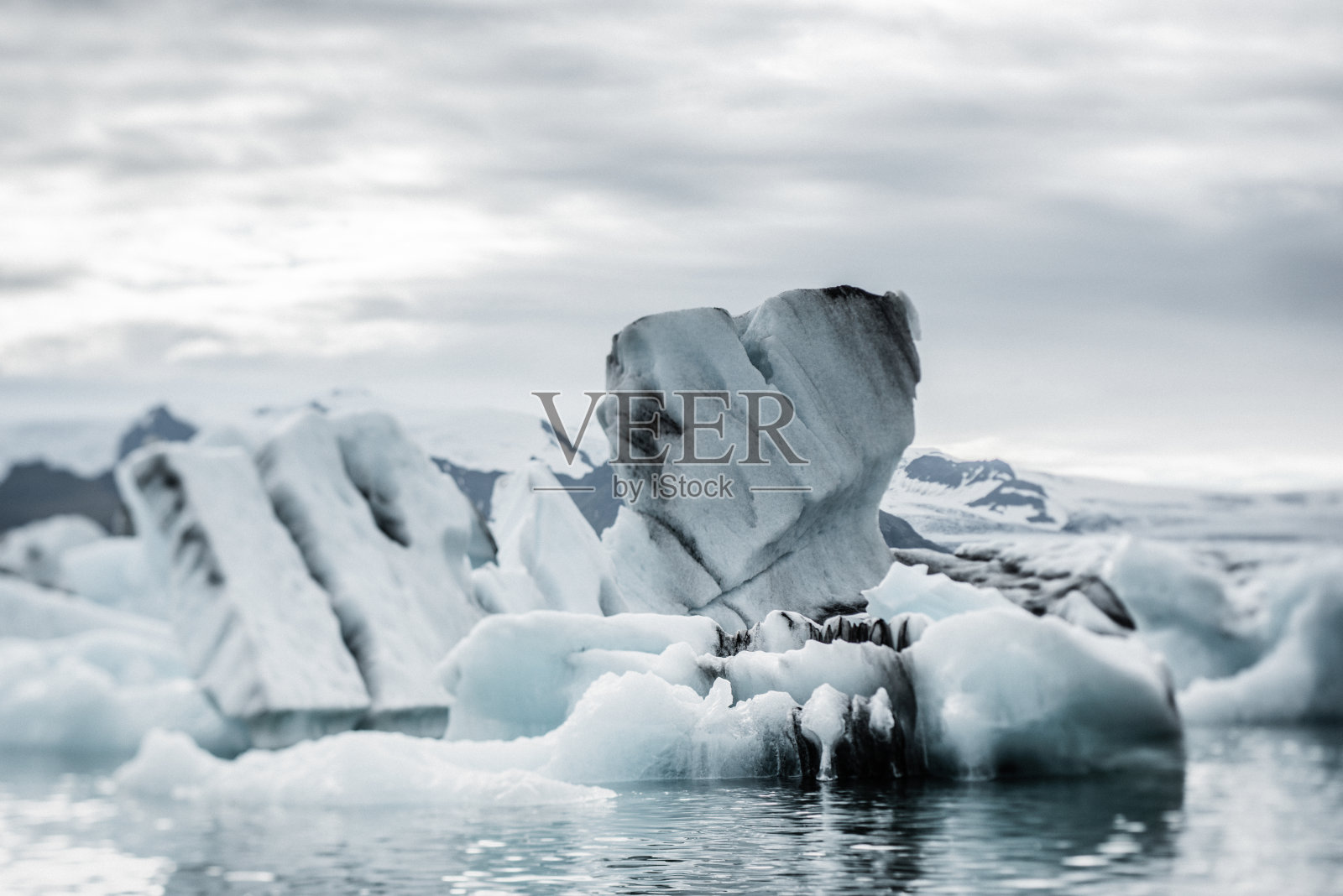 冰川冰形成心形，Jokulsarlon, Asturland，冰岛，欧洲照片摄影图片