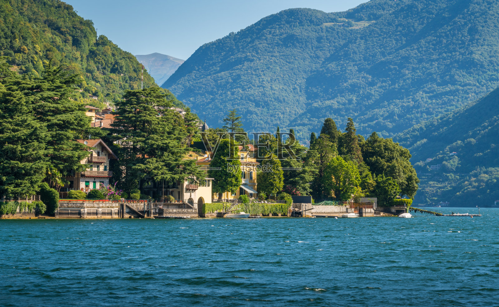 风景秀丽的拉格里奥村，科莫湖，伦巴第，意大利。照片摄影图片
