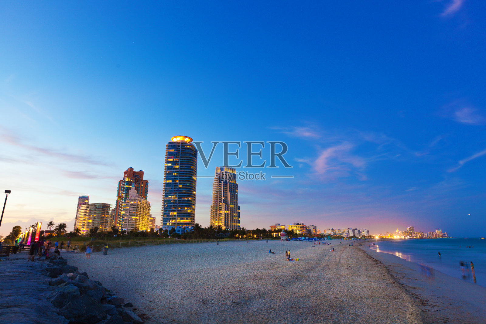 佛罗里达迈阿密南海滩的黄昏照片摄影图片