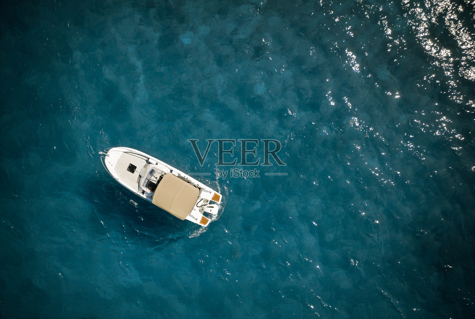 地中海快艇，鸟瞰图照片摄影图片