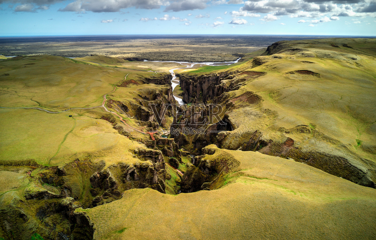 冰岛著名的Fjadrargljufur峡谷。冰岛东南部。照片摄影图片