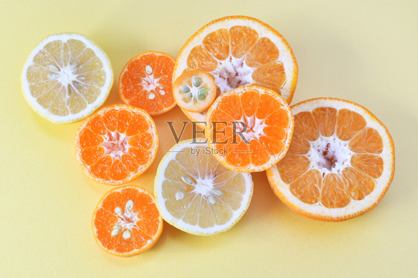 柑橘切成两半照片摄影图片