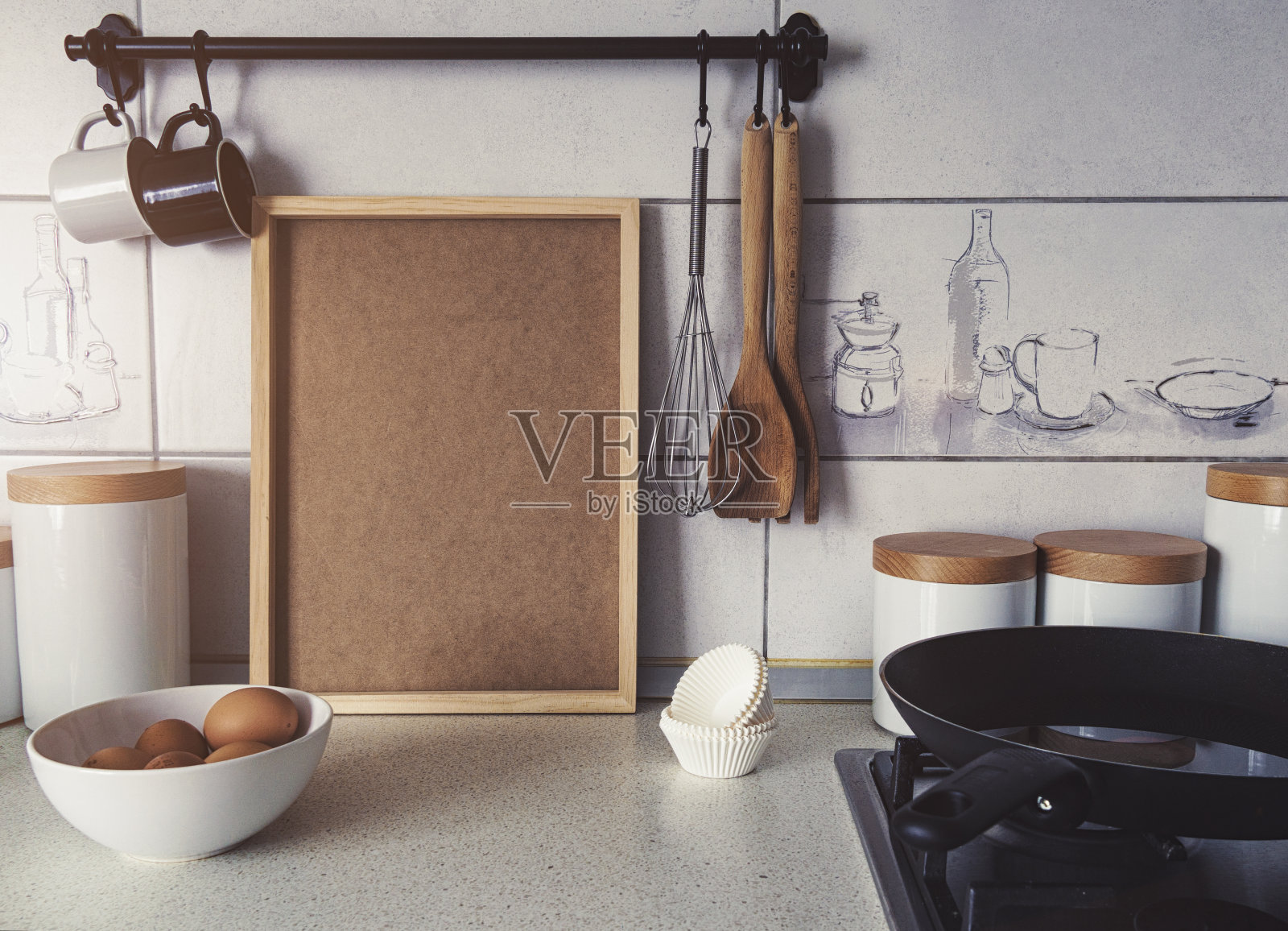家庭厨房模型框架复制空间的文本，厨房用具配方概念，木勺，搅拌器，瓷器接受者照片摄影图片