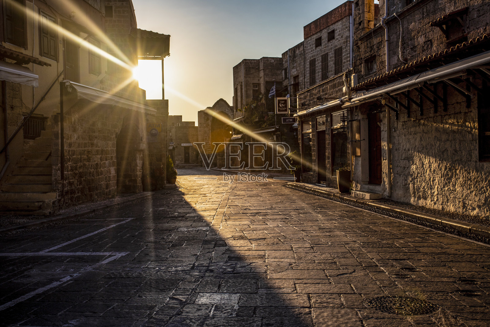 希腊罗德岛的古老街道照片摄影图片