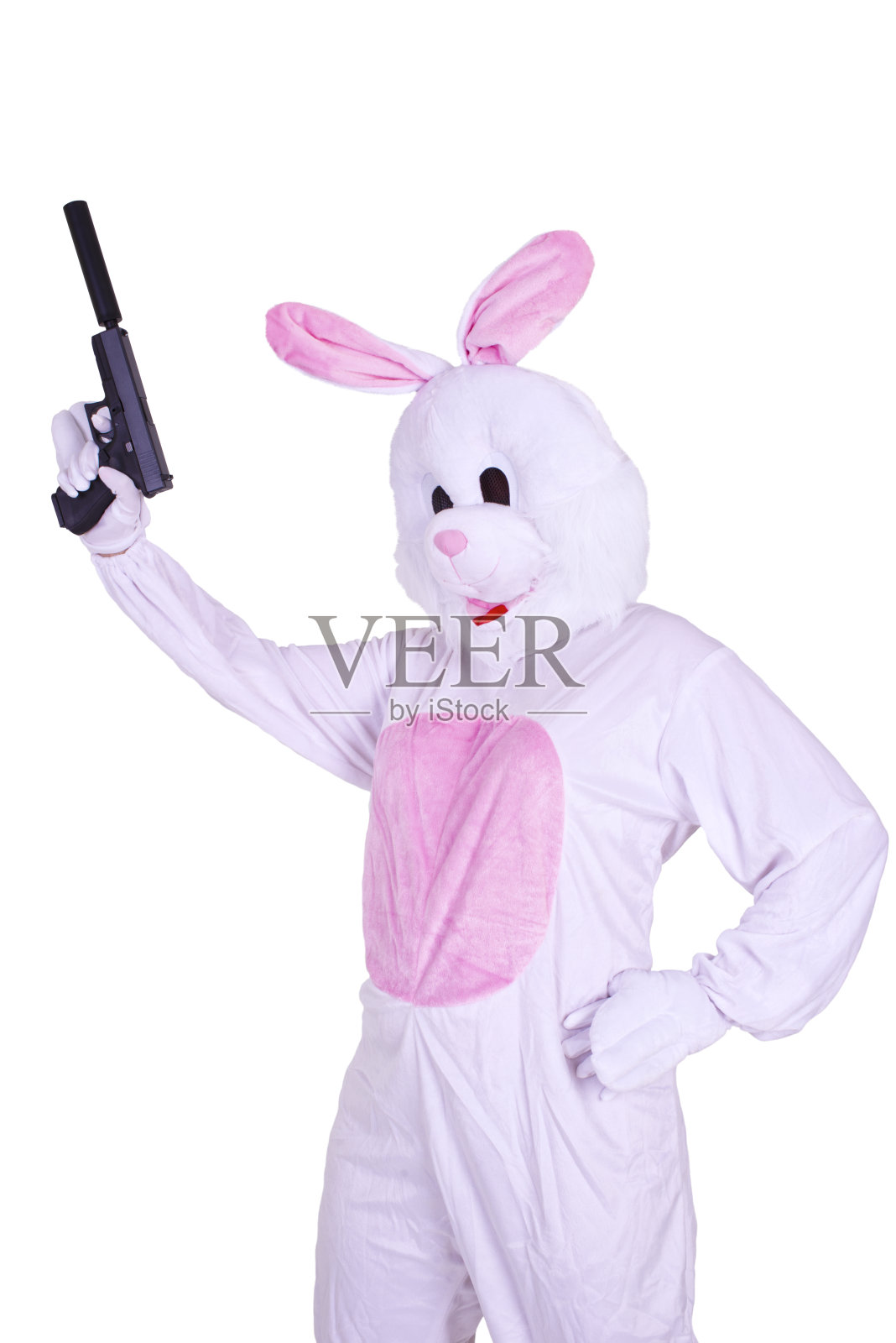 带枪的兔子吉祥物。照片摄影图片