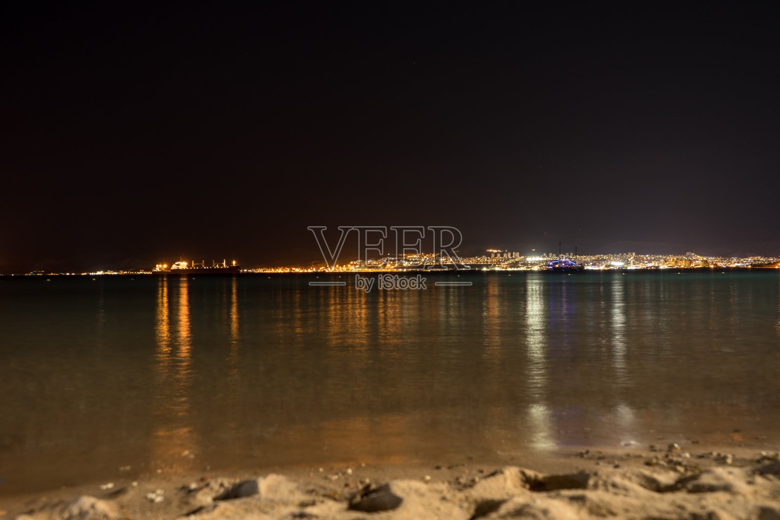 亚喀巴海的夜景照片摄影图片