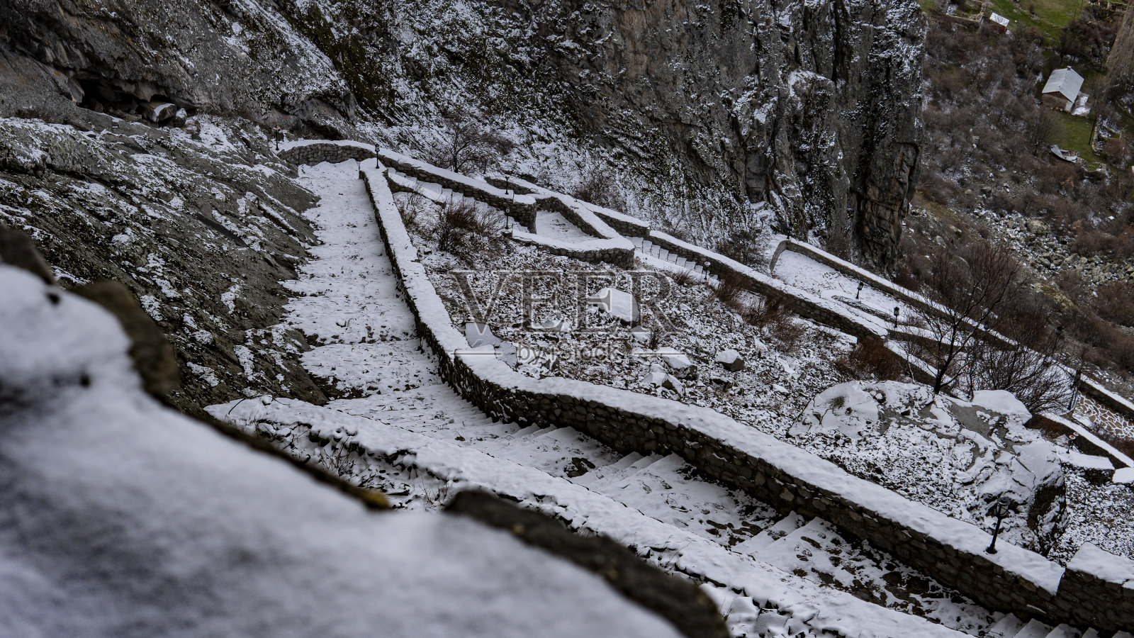 白雪皑皑的楼梯照片摄影图片