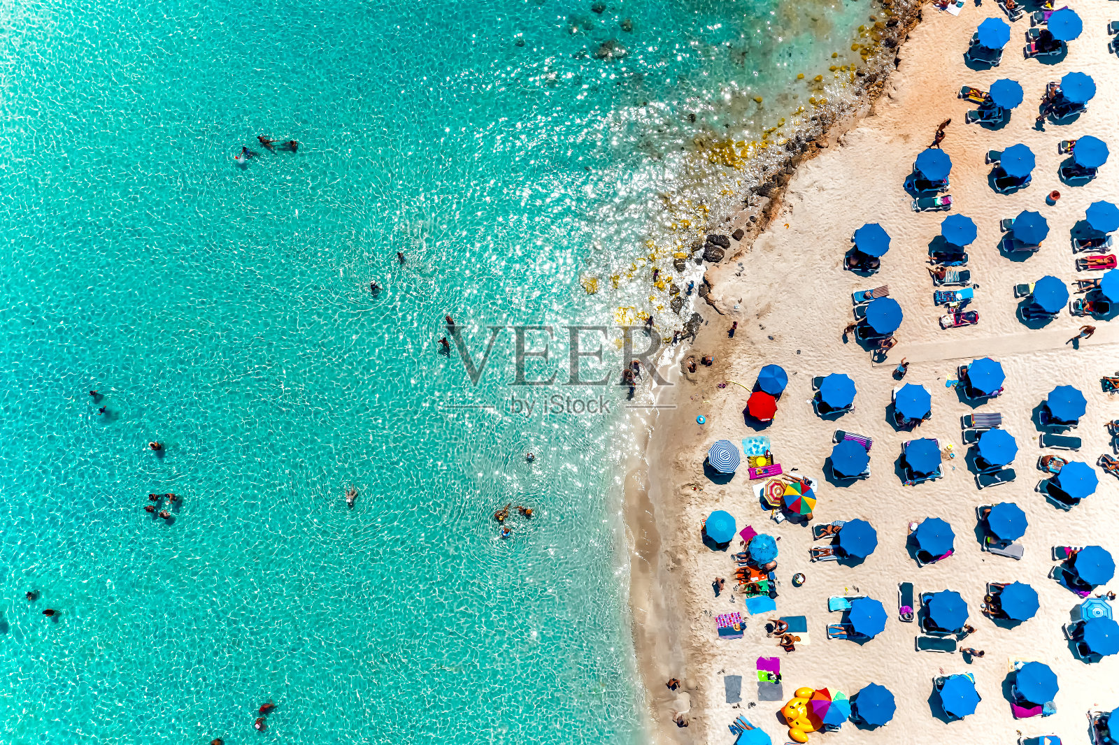 日西湾海滩的鸟瞰图。维奇地区、塞浦路斯照片摄影图片