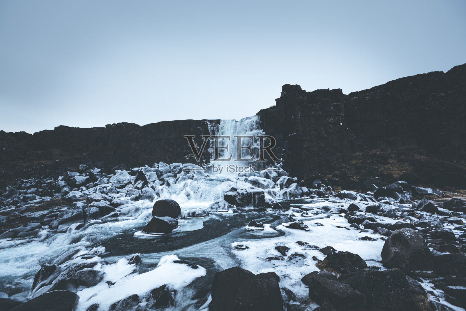 oxararfoss瀑布、冰岛照片摄影图片