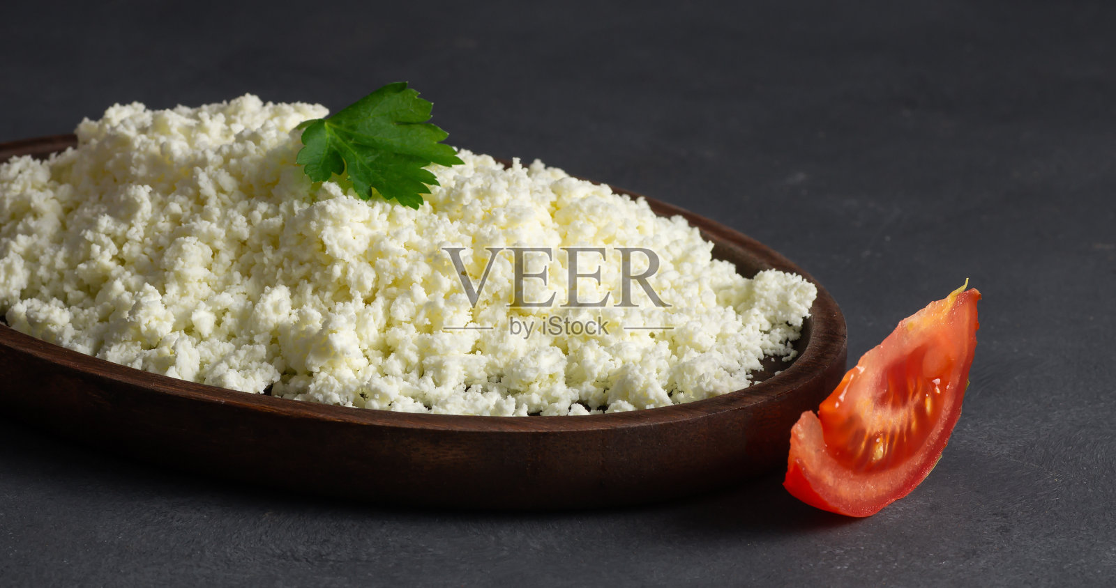 土耳其传统自制白干酪碗，健康乳制品照片摄影图片
