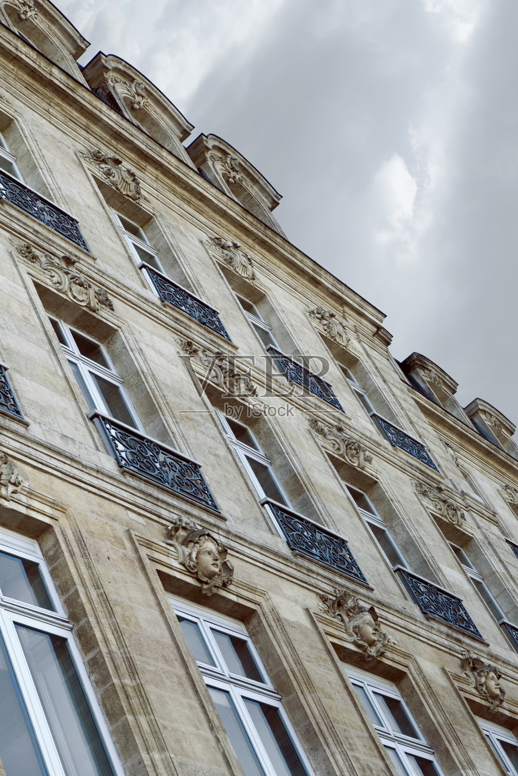 这座城市中令人惊叹的法国豪宅照片摄影图片