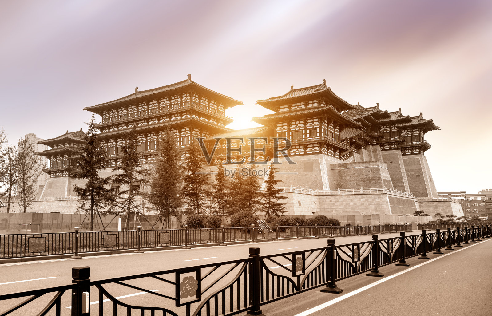 应天门是隋唐时期洛阳城的南门。它建于605年。照片摄影图片