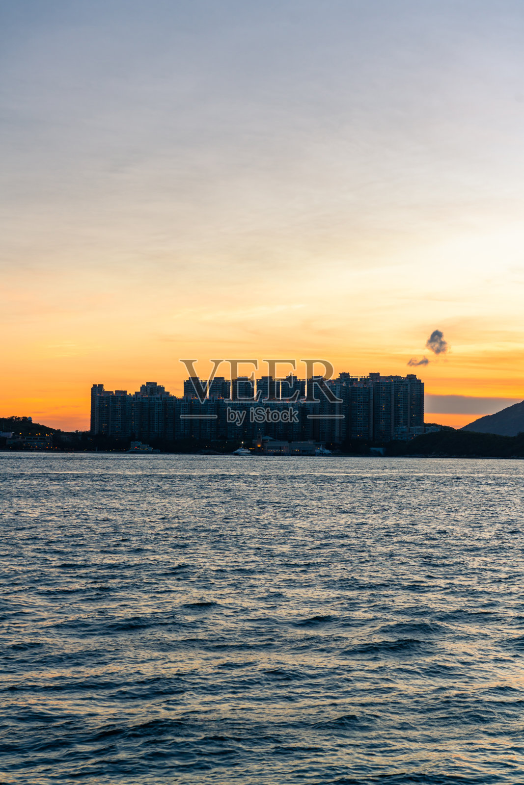 日落时分在马湾或公园岛的豪宅照片摄影图片