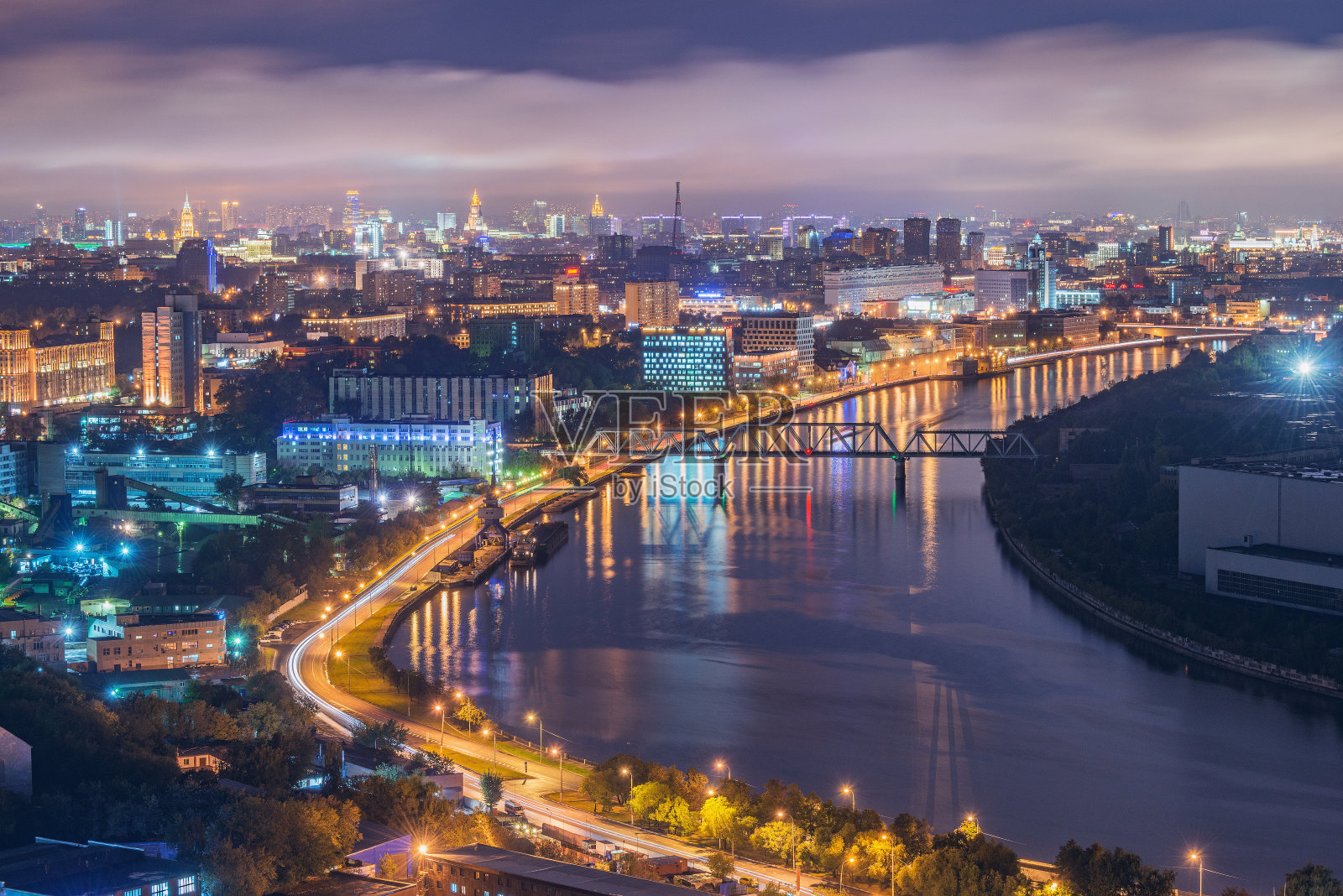 夜景鸟瞰城市。莫斯科。照片摄影图片