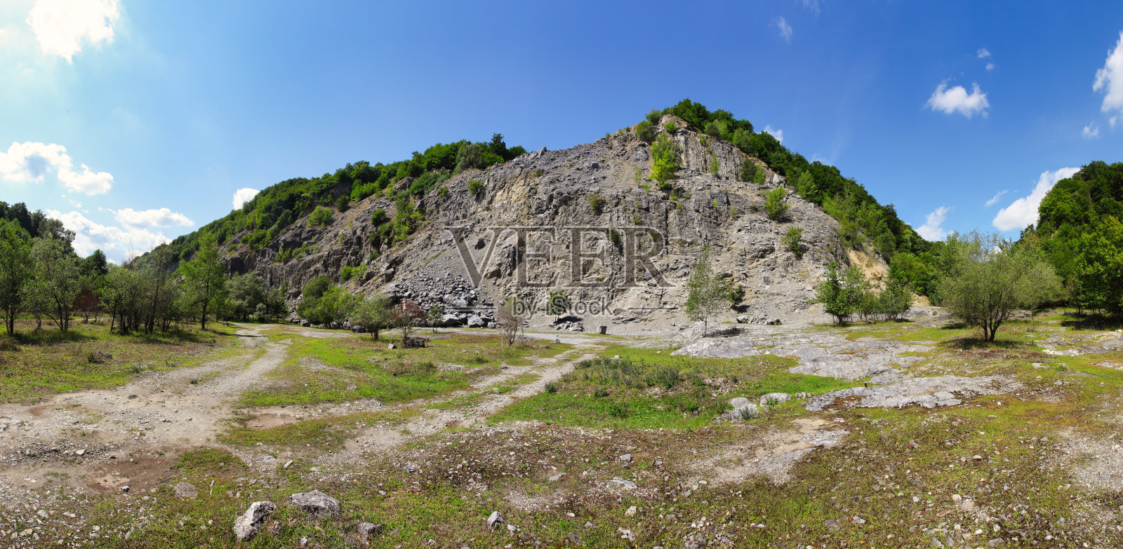 斯洛伐克博林卡的老石矿场照片摄影图片