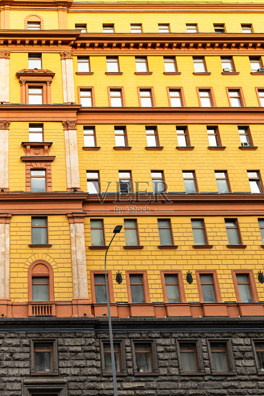 联邦安全局大楼的黄色正面照片摄影图片