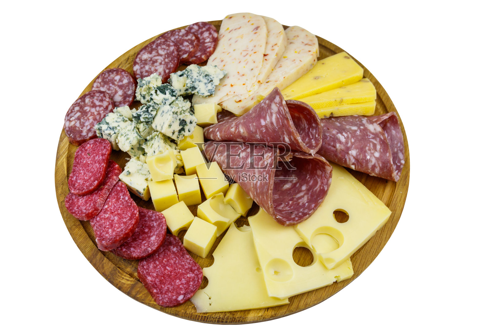 开胃菜拼盘与各种意大利腊肠和奶酪孤立在白色背景照片摄影图片