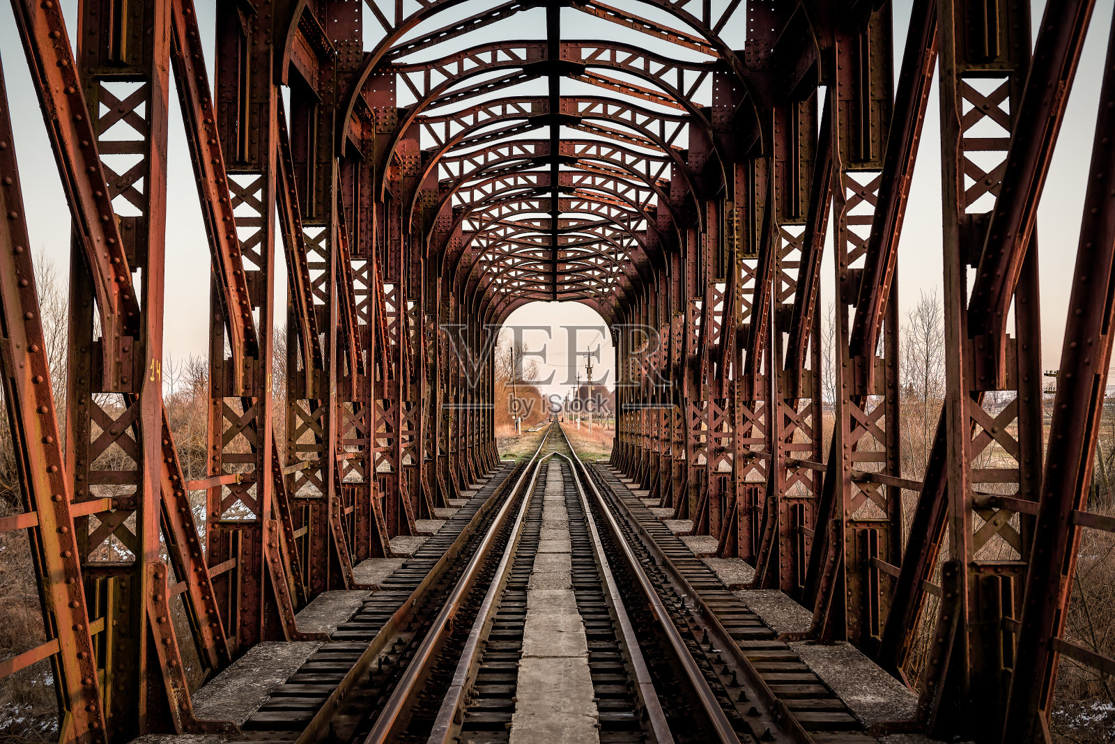 铁路桥对称照片摄影图片