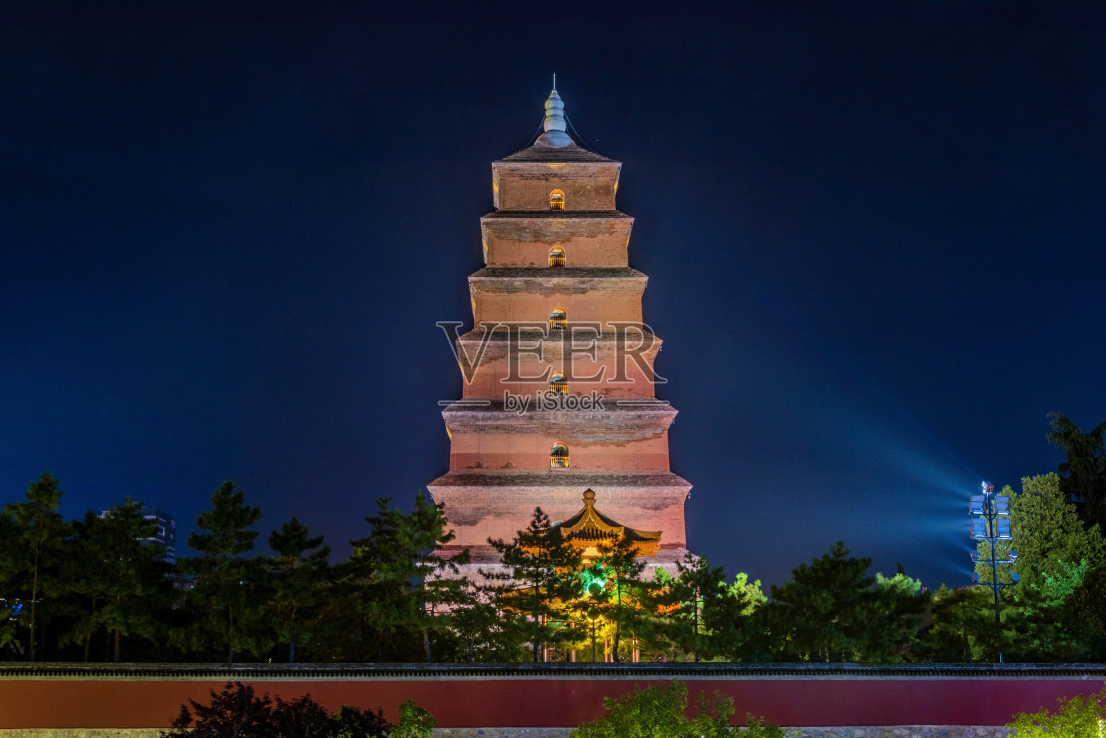 中国陕西西安大慈恩寺大雁塔夜景照片摄影图片