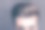 一个年轻男子的头发在灰色背景的特写照片素材图片
