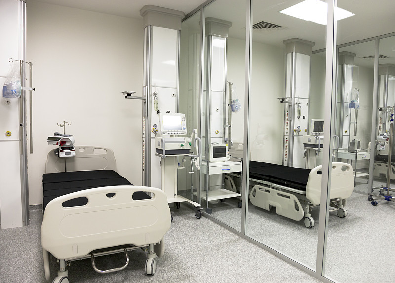医院或手术中心恢复室的空床位图片下载